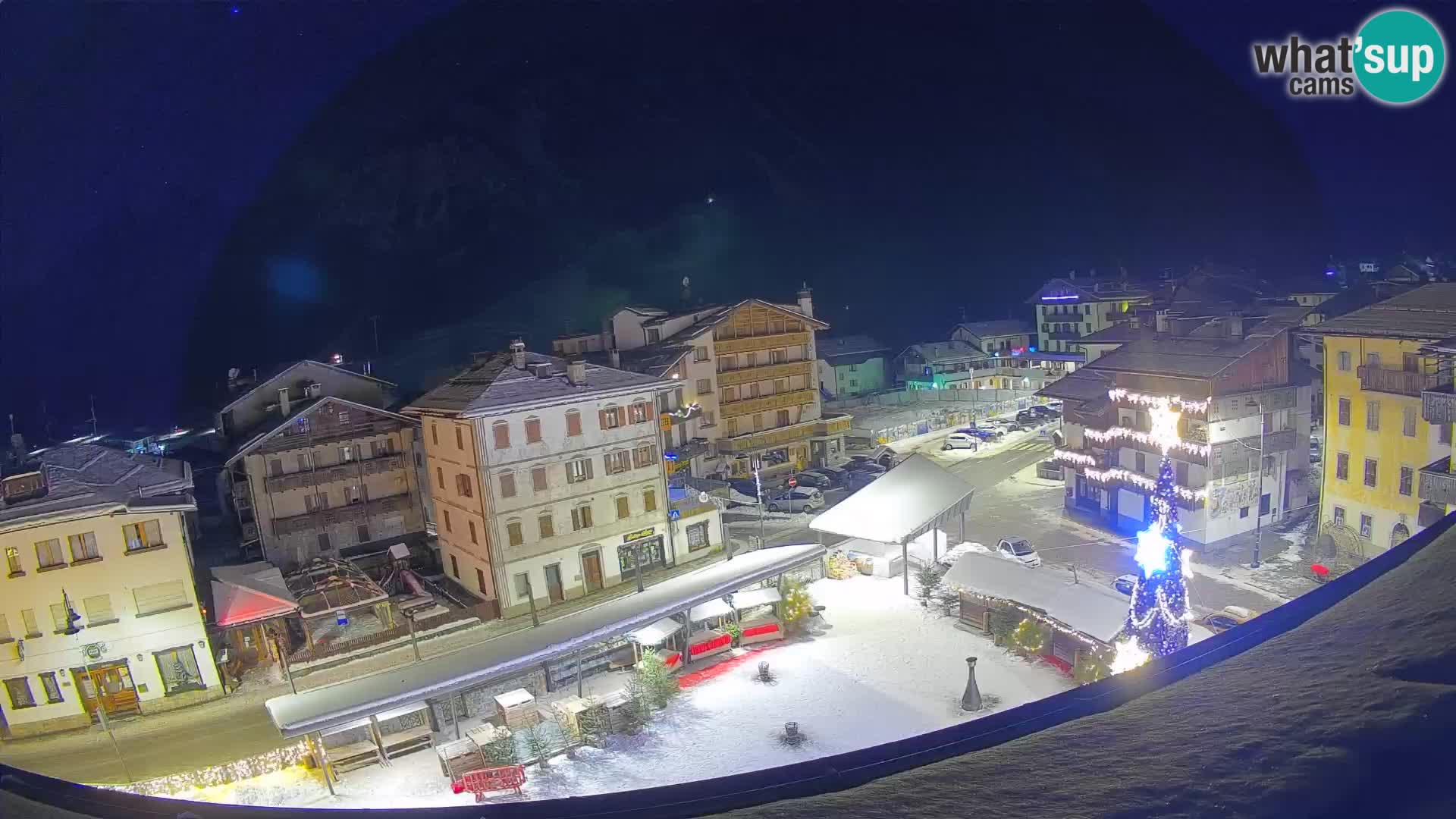 Plaza principal de Forni di Sopra