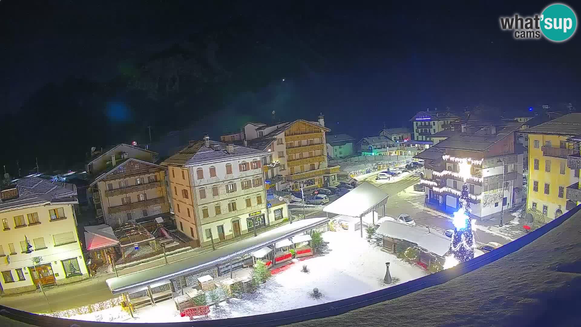 Piazza centrale di Forni di Sopra