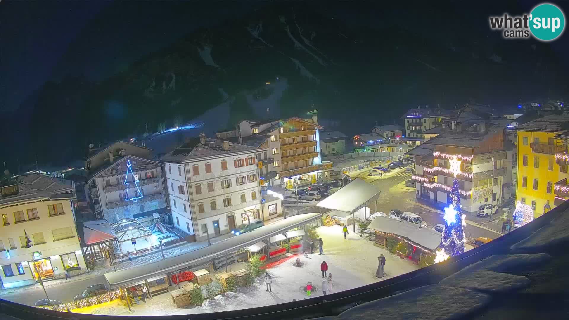 Plaza principal de Forni di Sopra