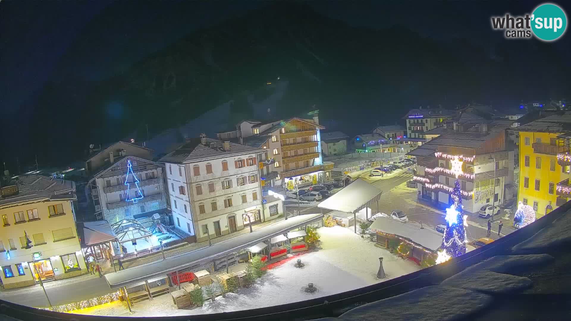 Plaza principal de Forni di Sopra