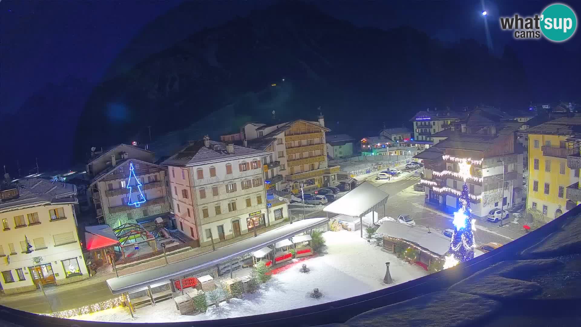 Plaza principal de Forni di Sopra