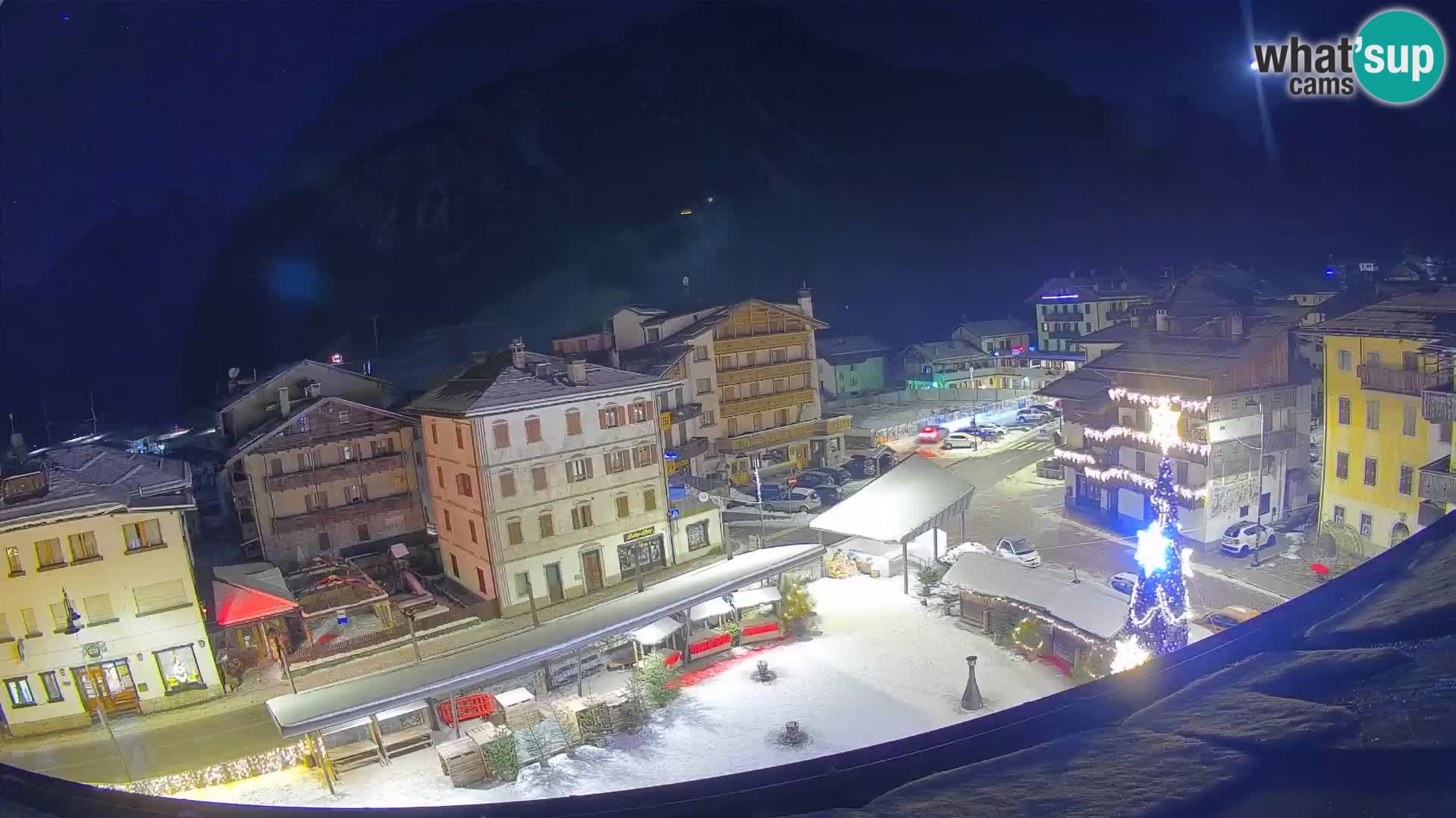 Plaza principal de Forni di Sopra