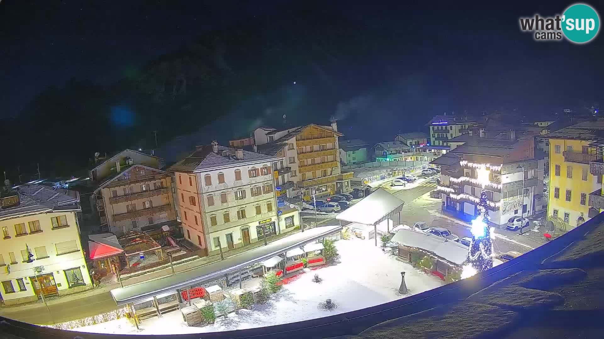 Piazza centrale di Forni di Sopra