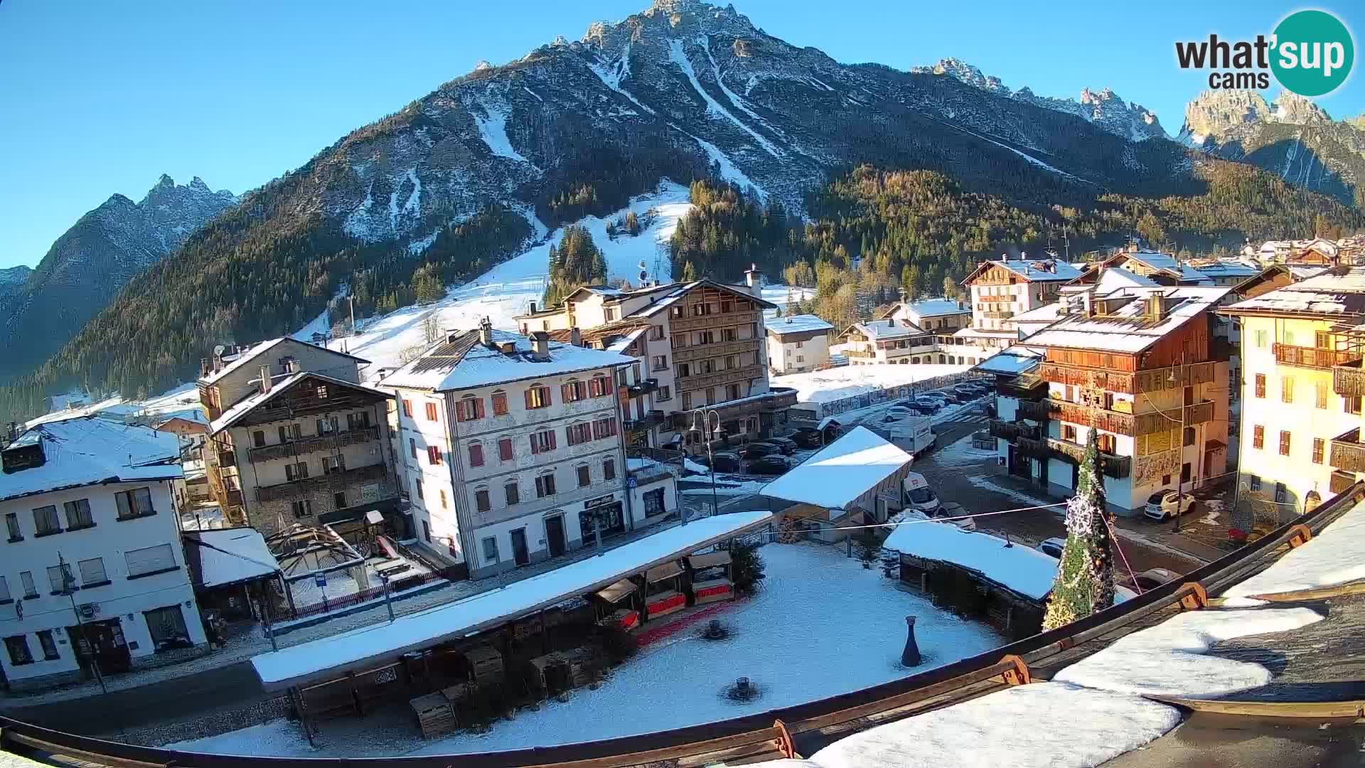 Piazza centrale di Forni di Sopra