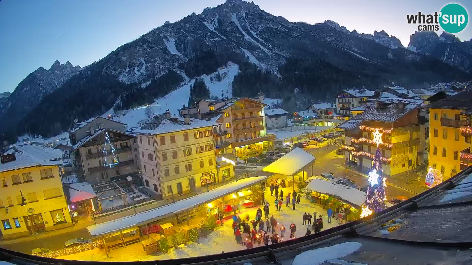 Hauptplatz von Forni di Sopra