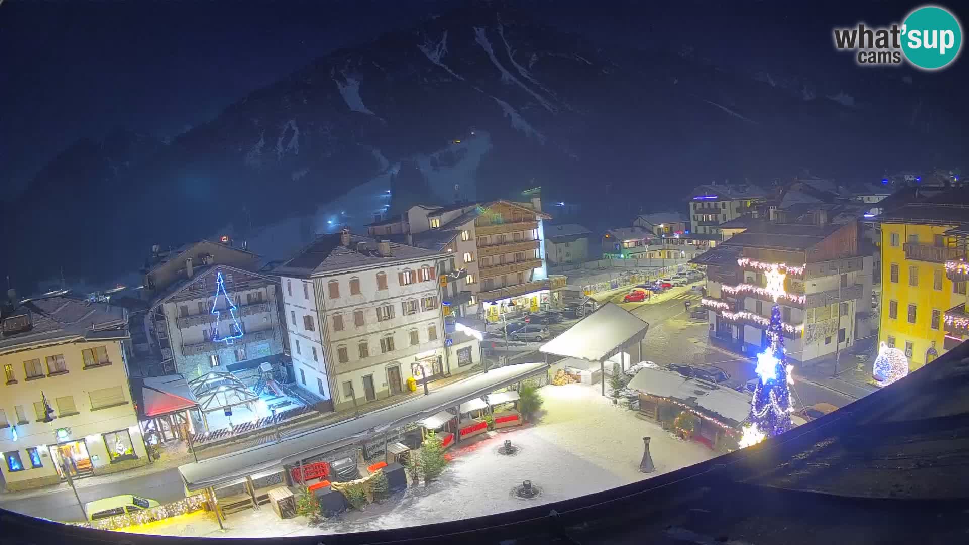 Hauptplatz von Forni di Sopra