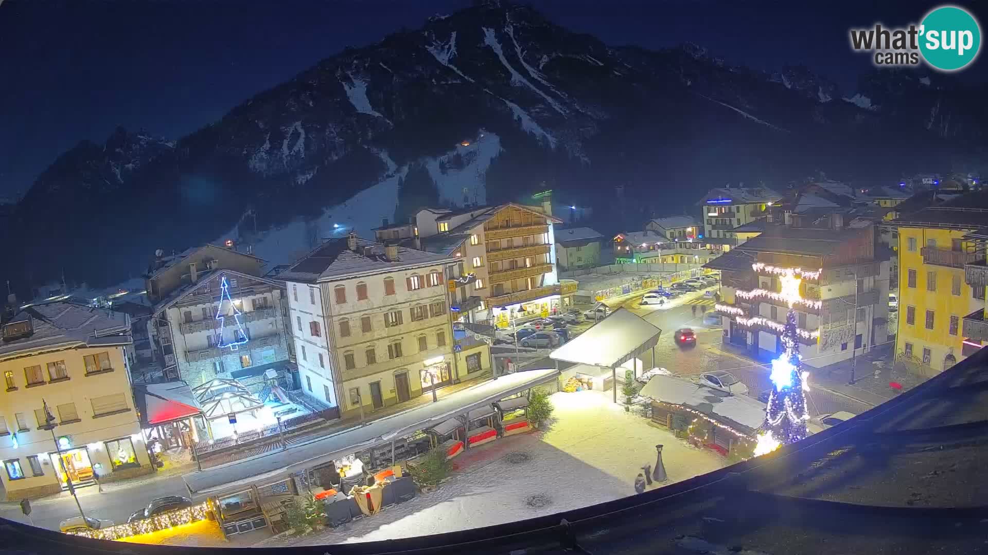 Plaza principal de Forni di Sopra