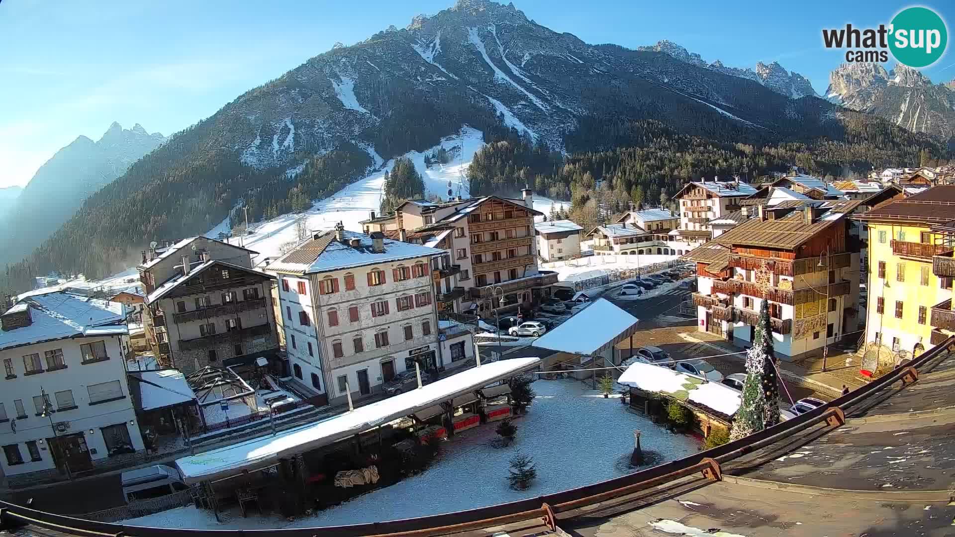 Piazza centrale di Forni di Sopra