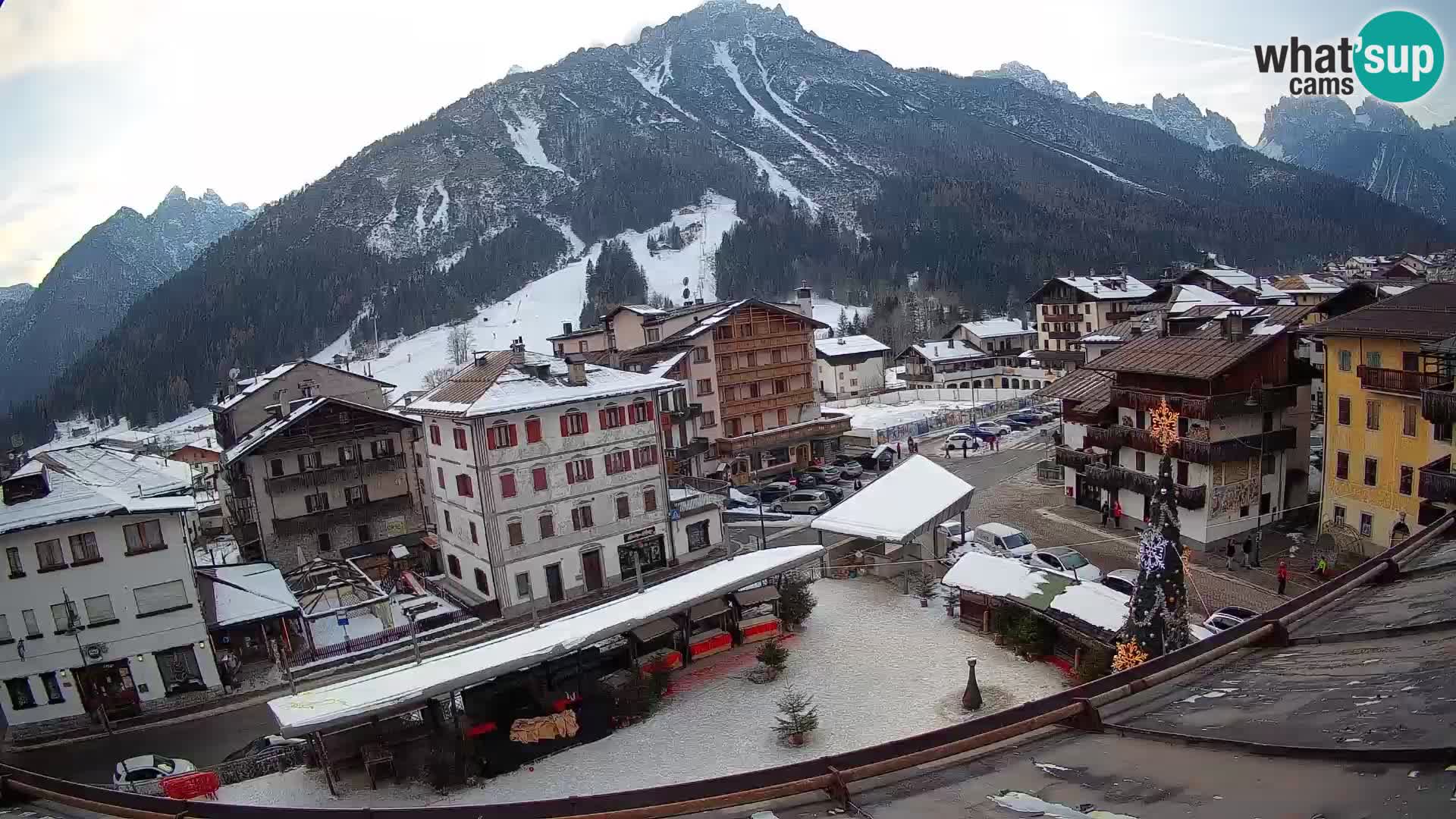 Piazza centrale di Forni di Sopra