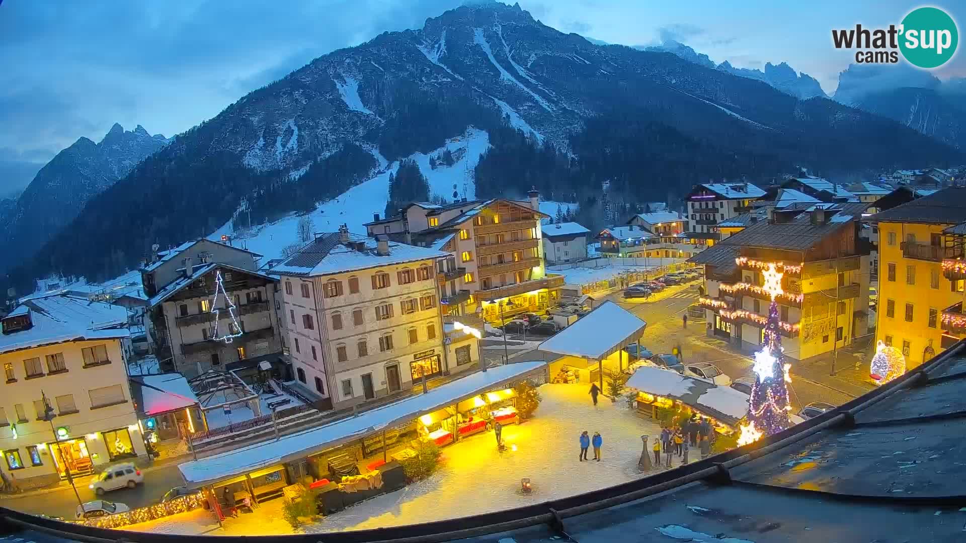 Piazza centrale di Forni di Sopra