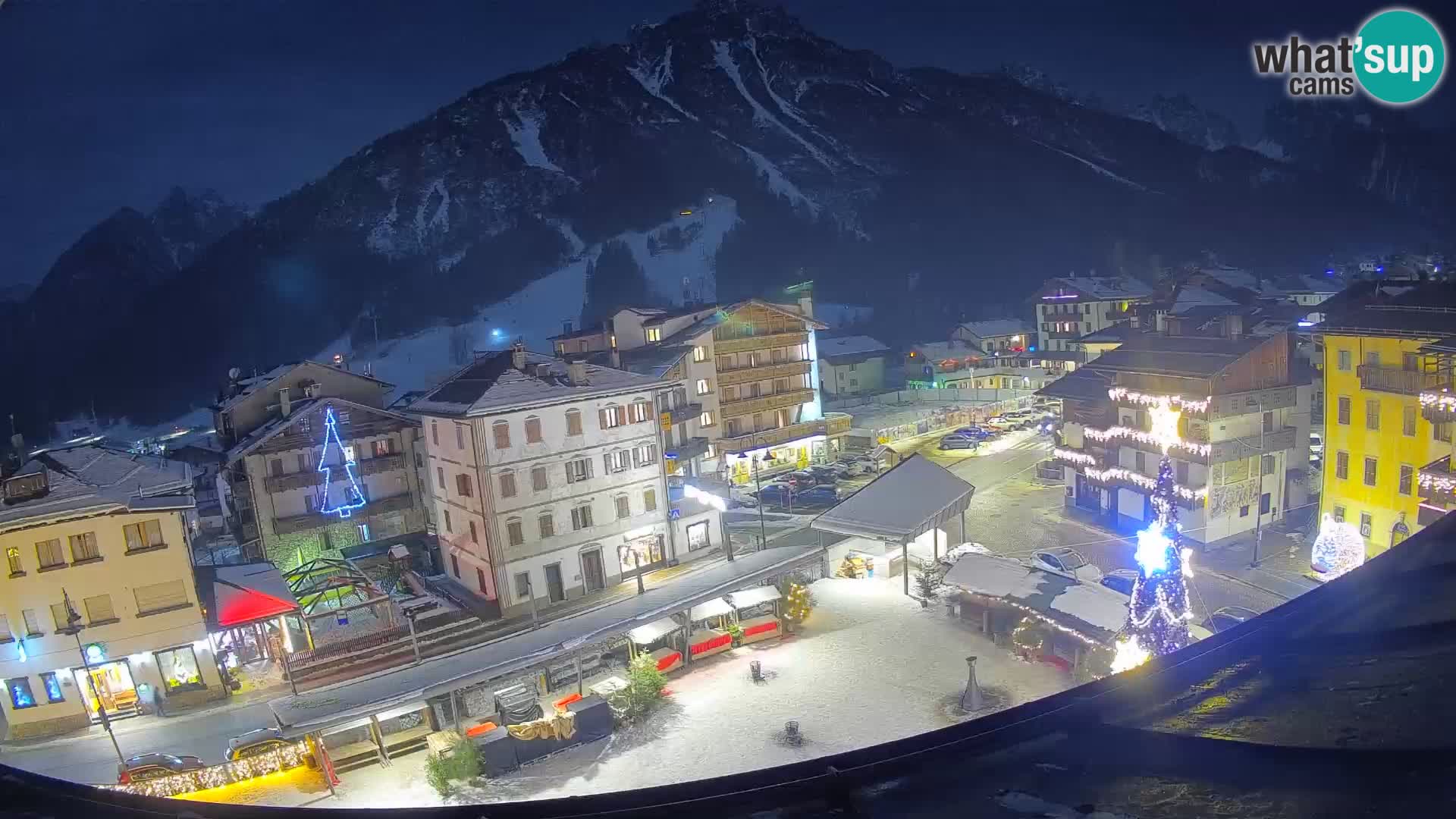 Plaza principal de Forni di Sopra