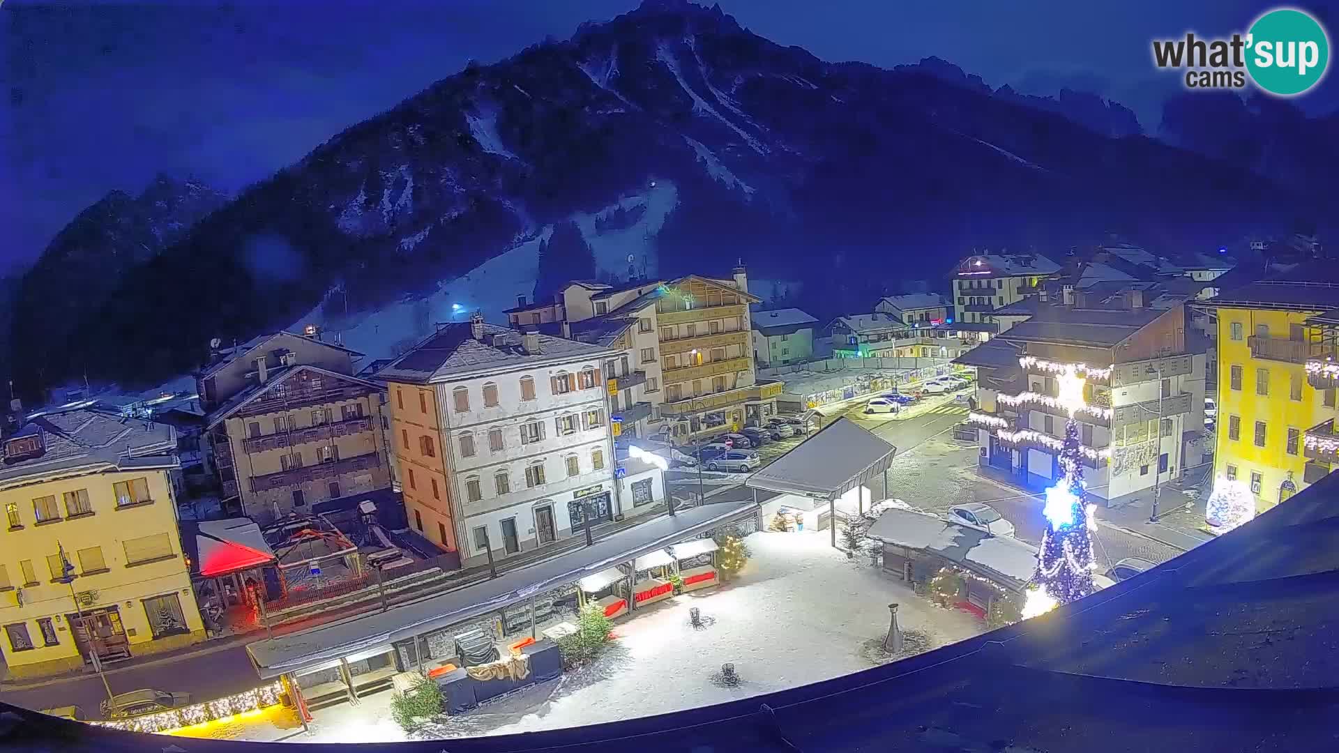 Plaza principal de Forni di Sopra