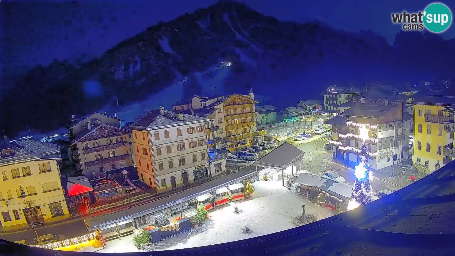 Plaza principal de Forni di Sopra