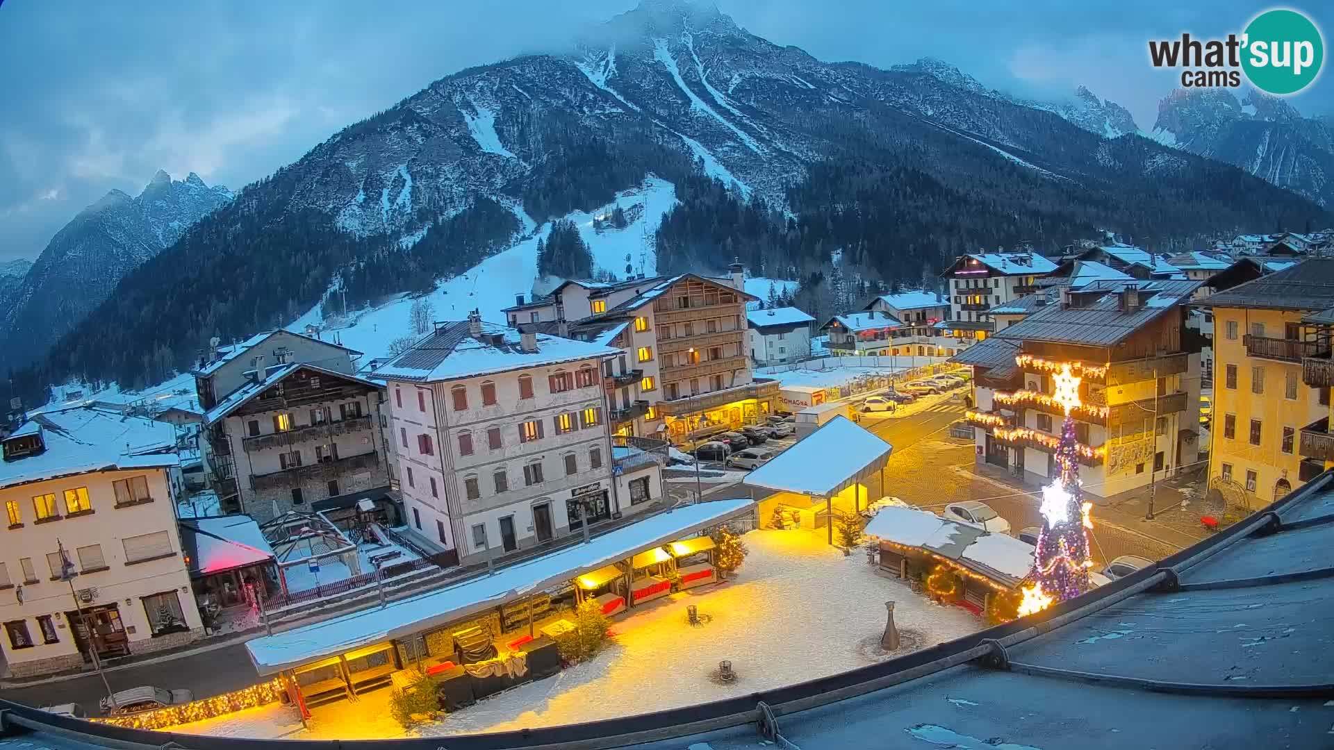 Plaza principal de Forni di Sopra