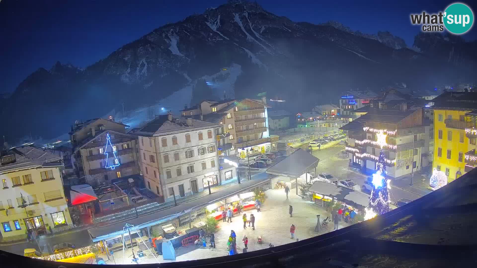 Plaza principal de Forni di Sopra