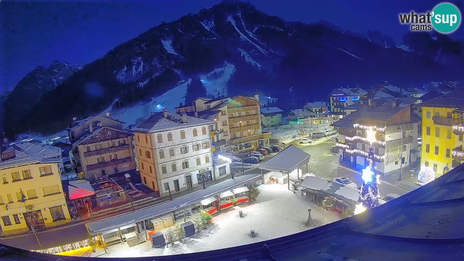 Plaza principal de Forni di Sopra