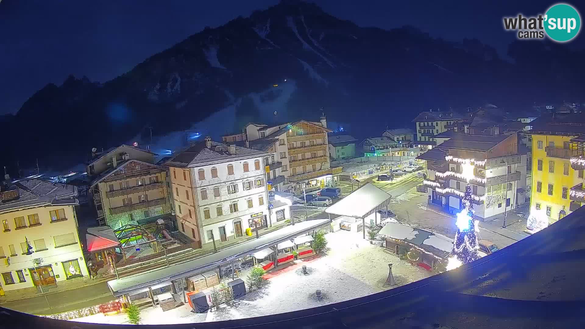 Hauptplatz von Forni di Sopra