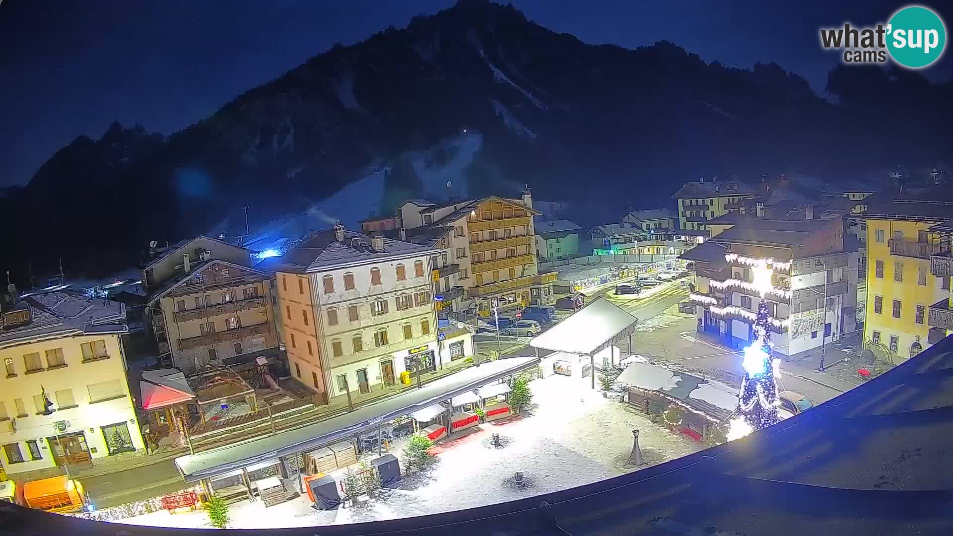 Plaza principal de Forni di Sopra