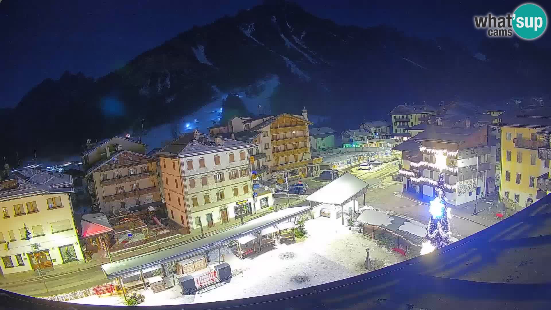 Plaza principal de Forni di Sopra