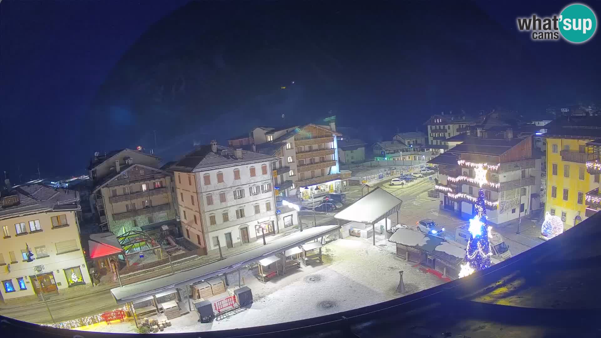 Piazza centrale di Forni di Sopra