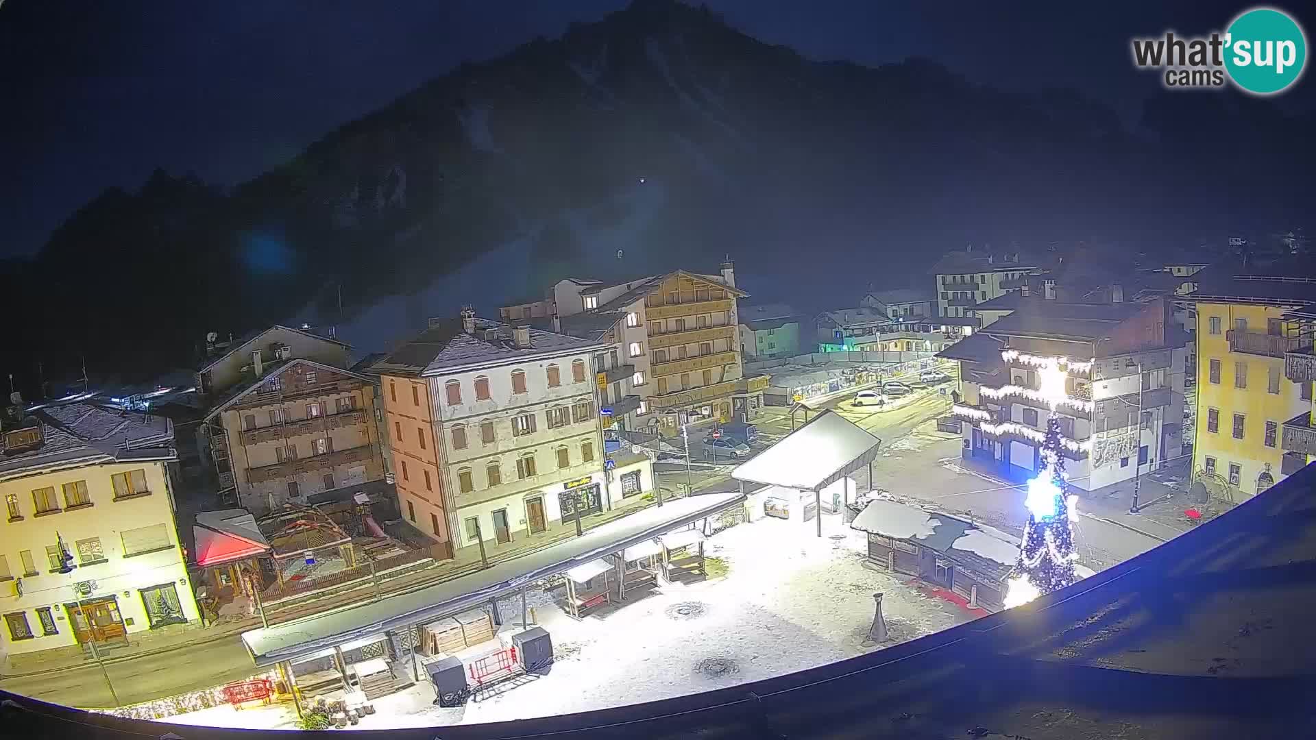 Piazza centrale di Forni di Sopra