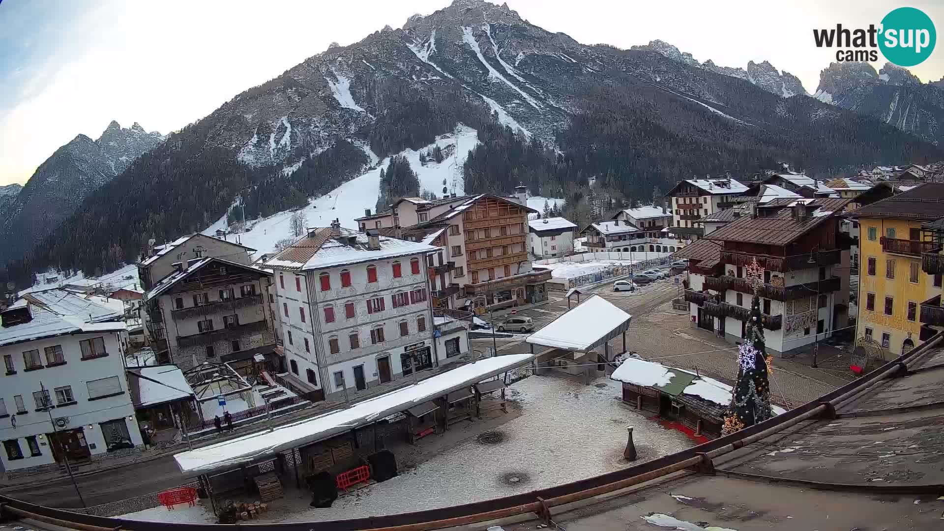 Plaza principal de Forni di Sopra