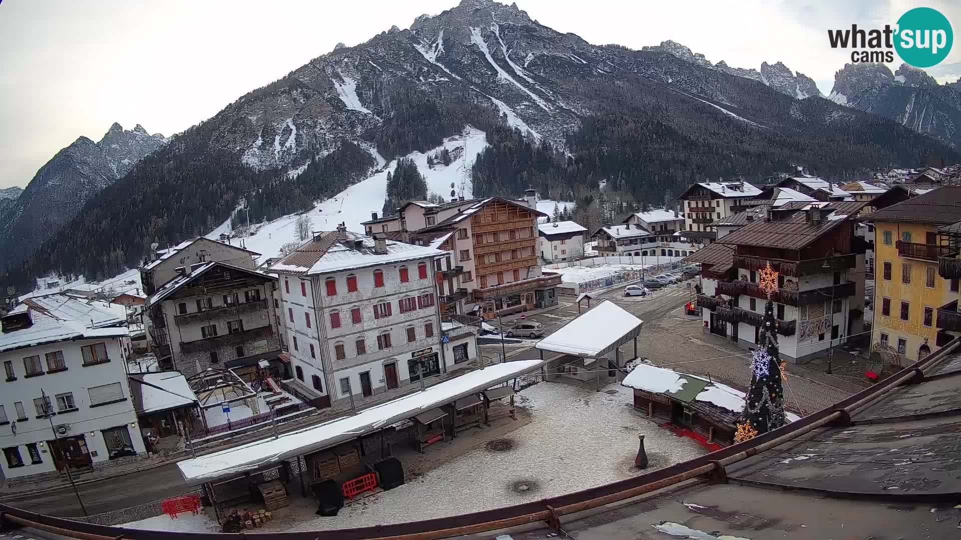 Plaza principal de Forni di Sopra