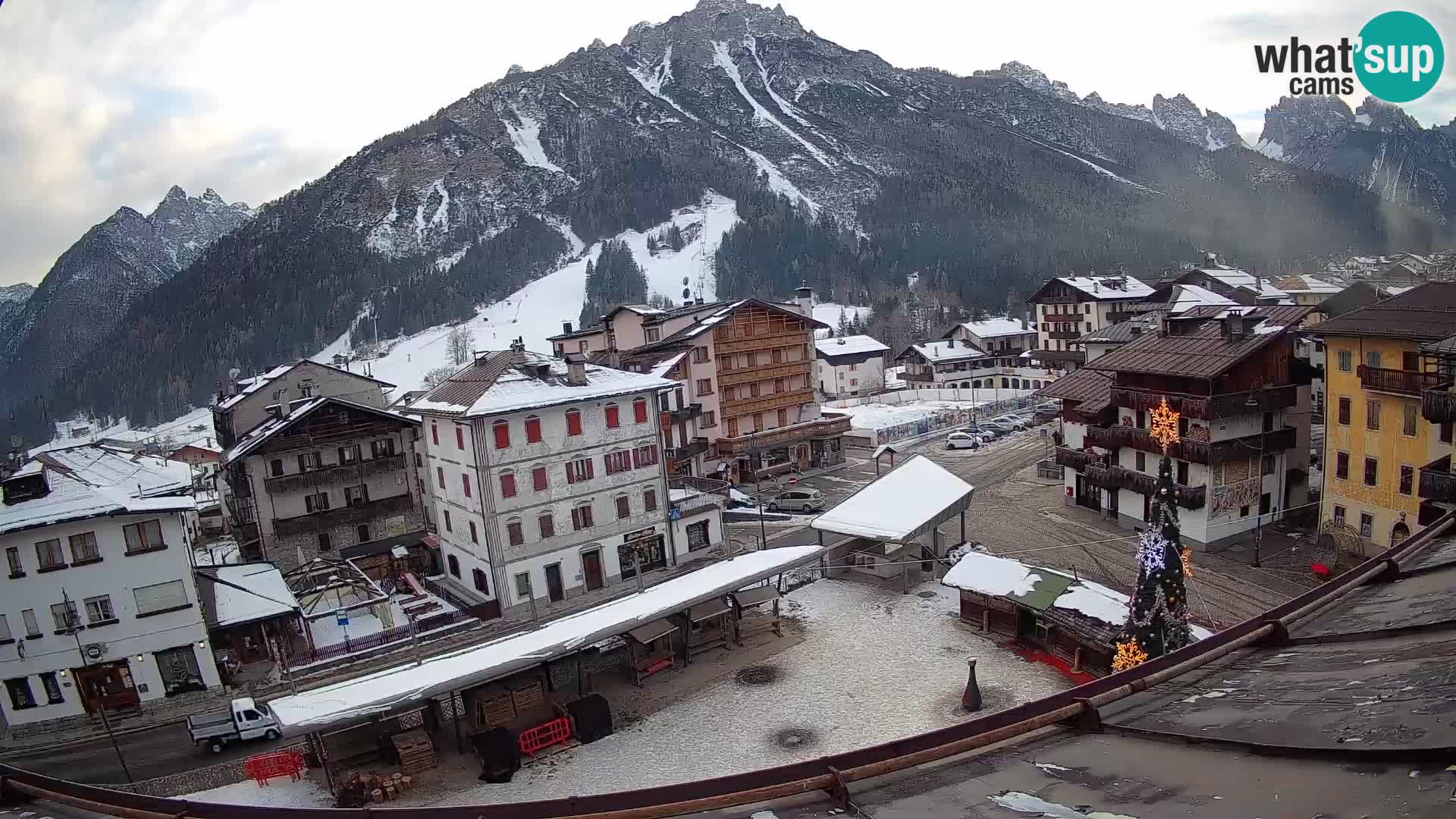 Plaza principal de Forni di Sopra