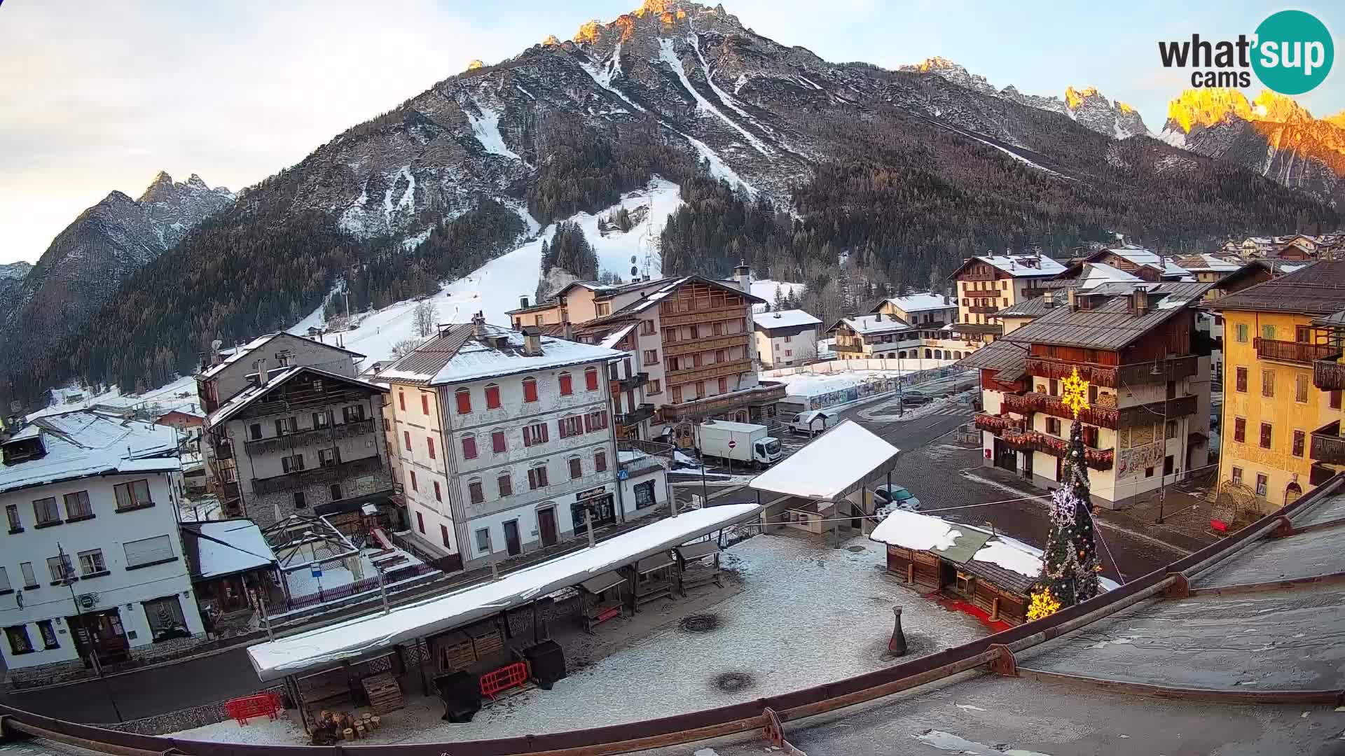 Hauptplatz von Forni di Sopra