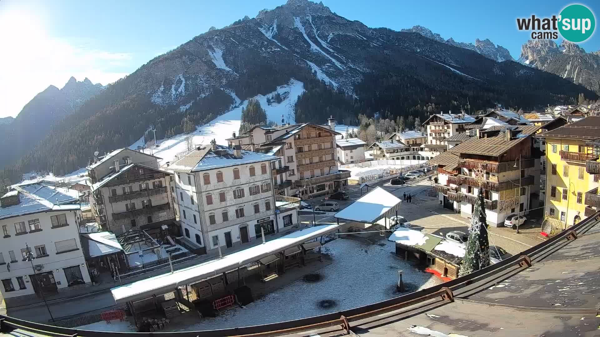 Piazza centrale di Forni di Sopra
