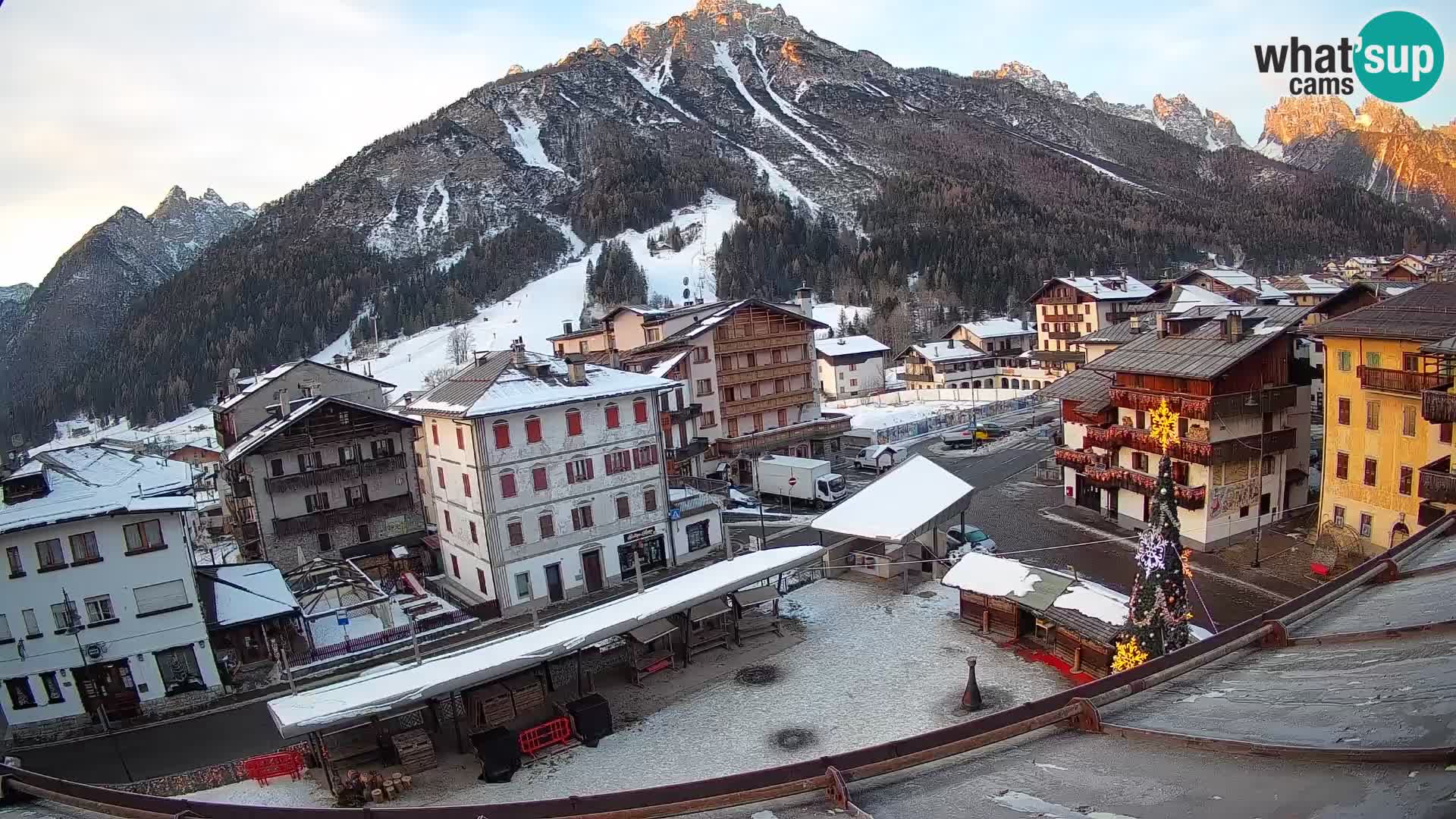 Plaza principal de Forni di Sopra