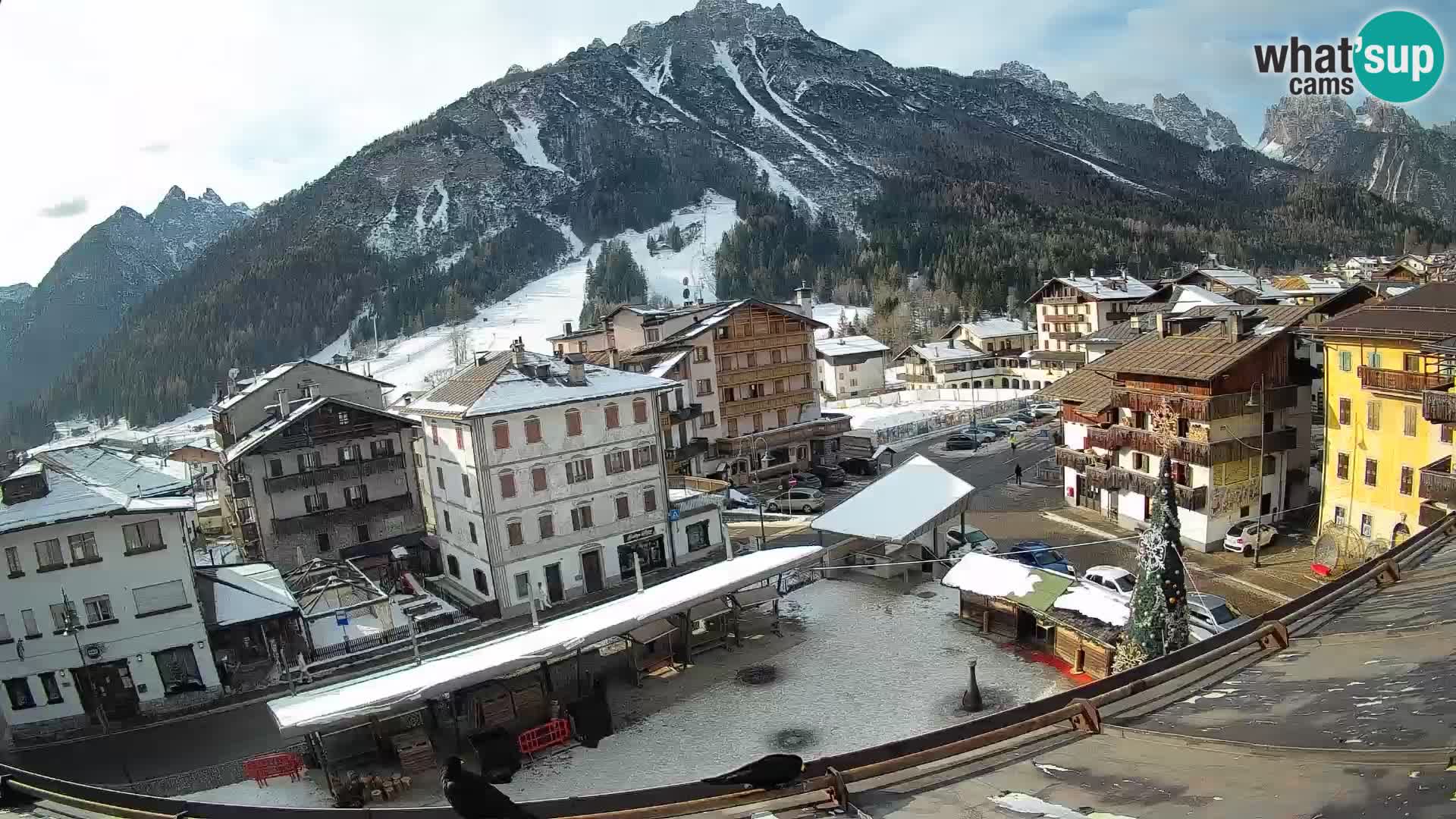 Piazza centrale di Forni di Sopra