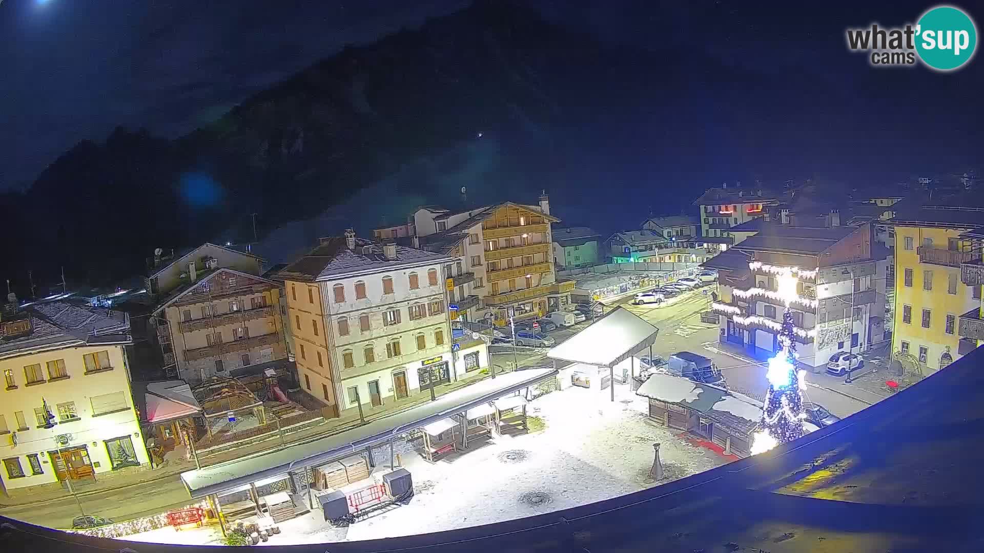 Piazza centrale di Forni di Sopra