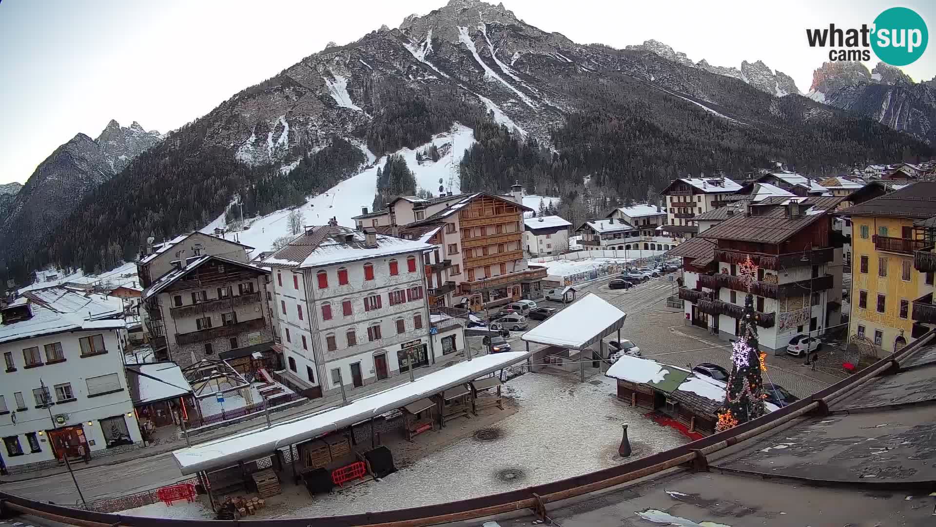 Piazza centrale di Forni di Sopra