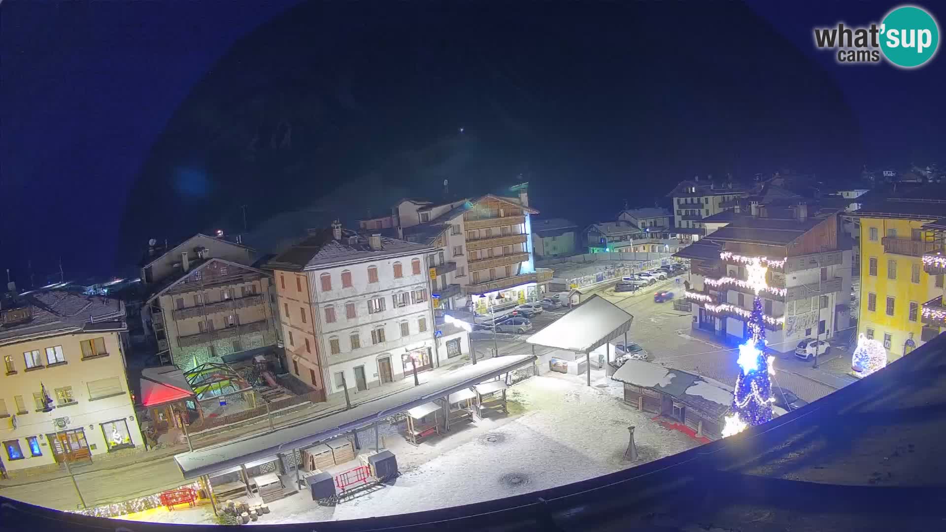 Plaza principal de Forni di Sopra