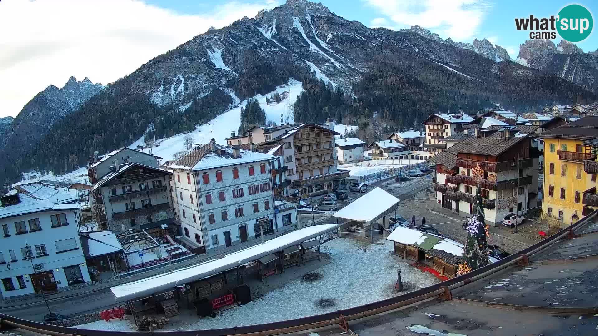 Plaza principal de Forni di Sopra
