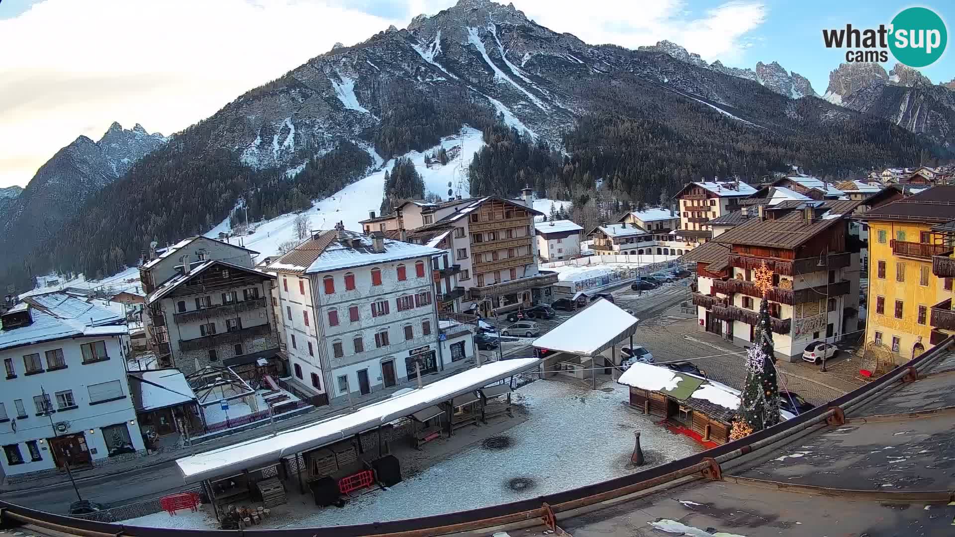Piazza centrale di Forni di Sopra