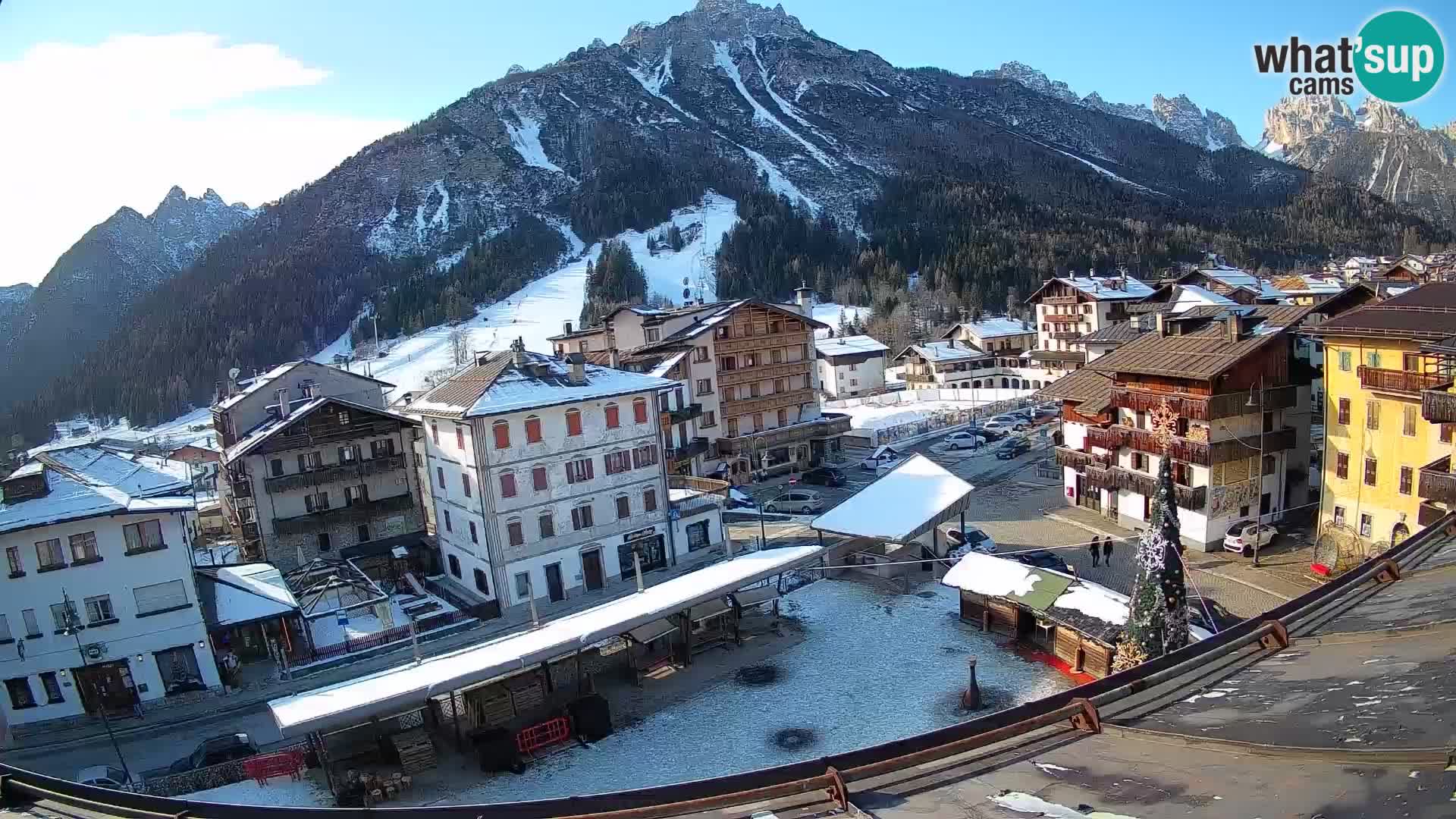 Piazza centrale di Forni di Sopra