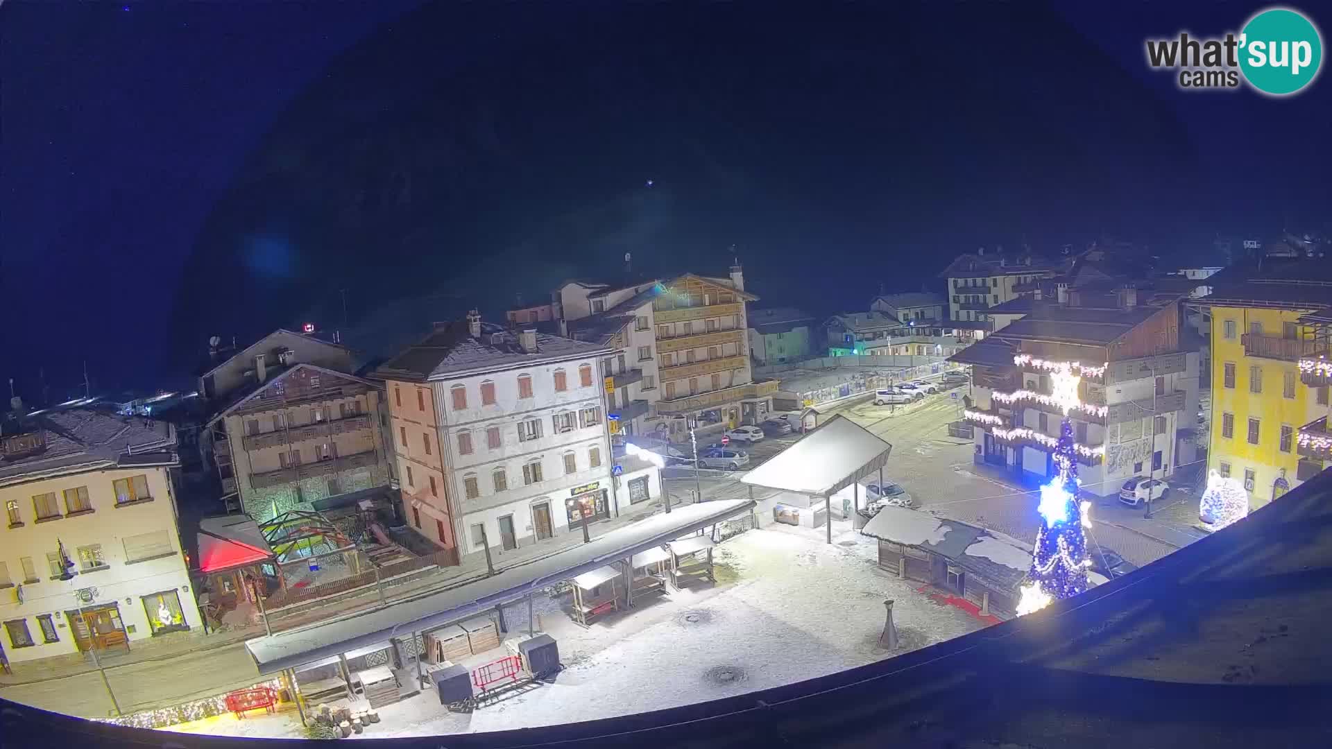 Plaza principal de Forni di Sopra