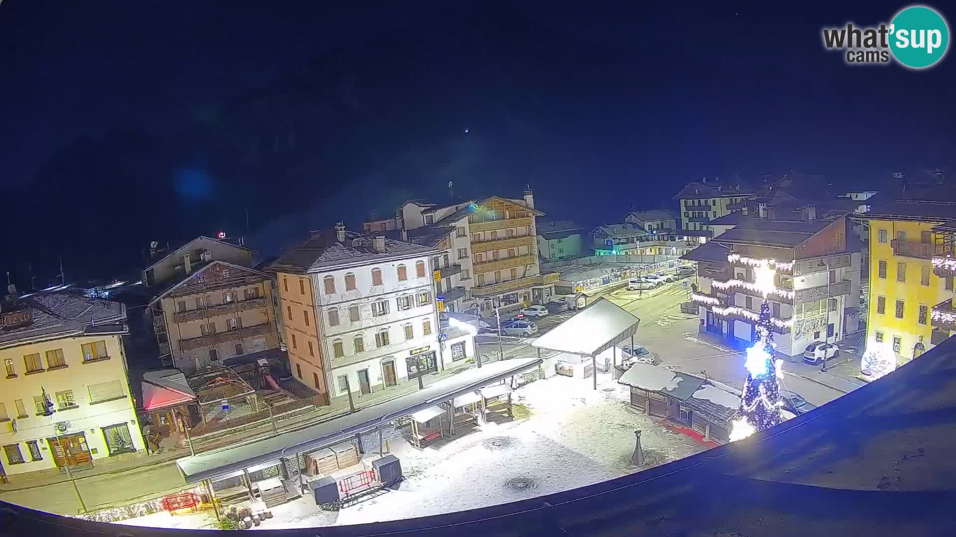 Plaza principal de Forni di Sopra