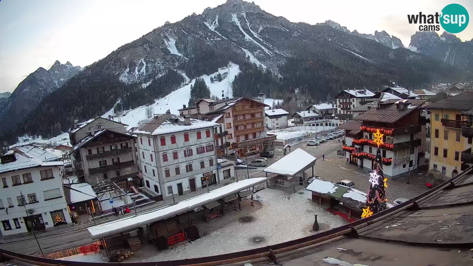 Piazza centrale di Forni di Sopra