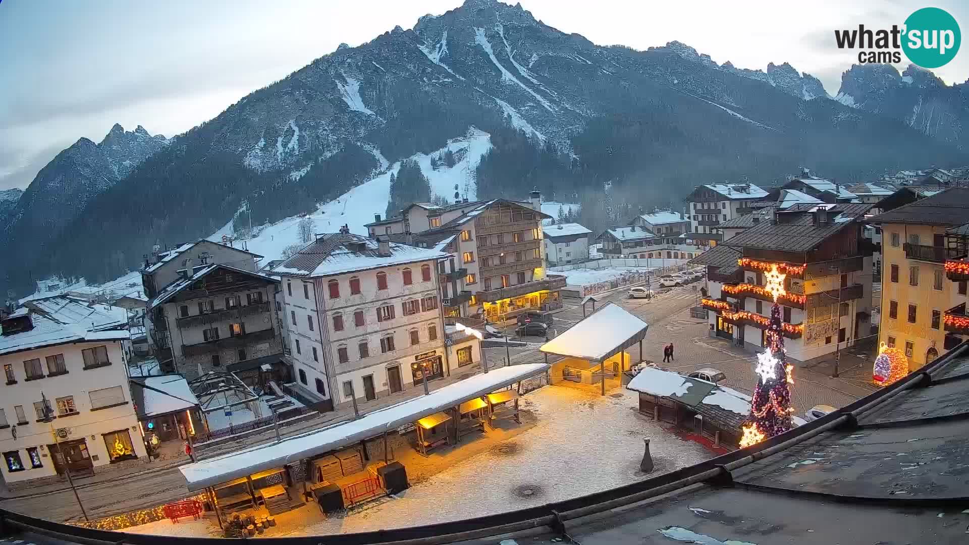 Piazza centrale di Forni di Sopra