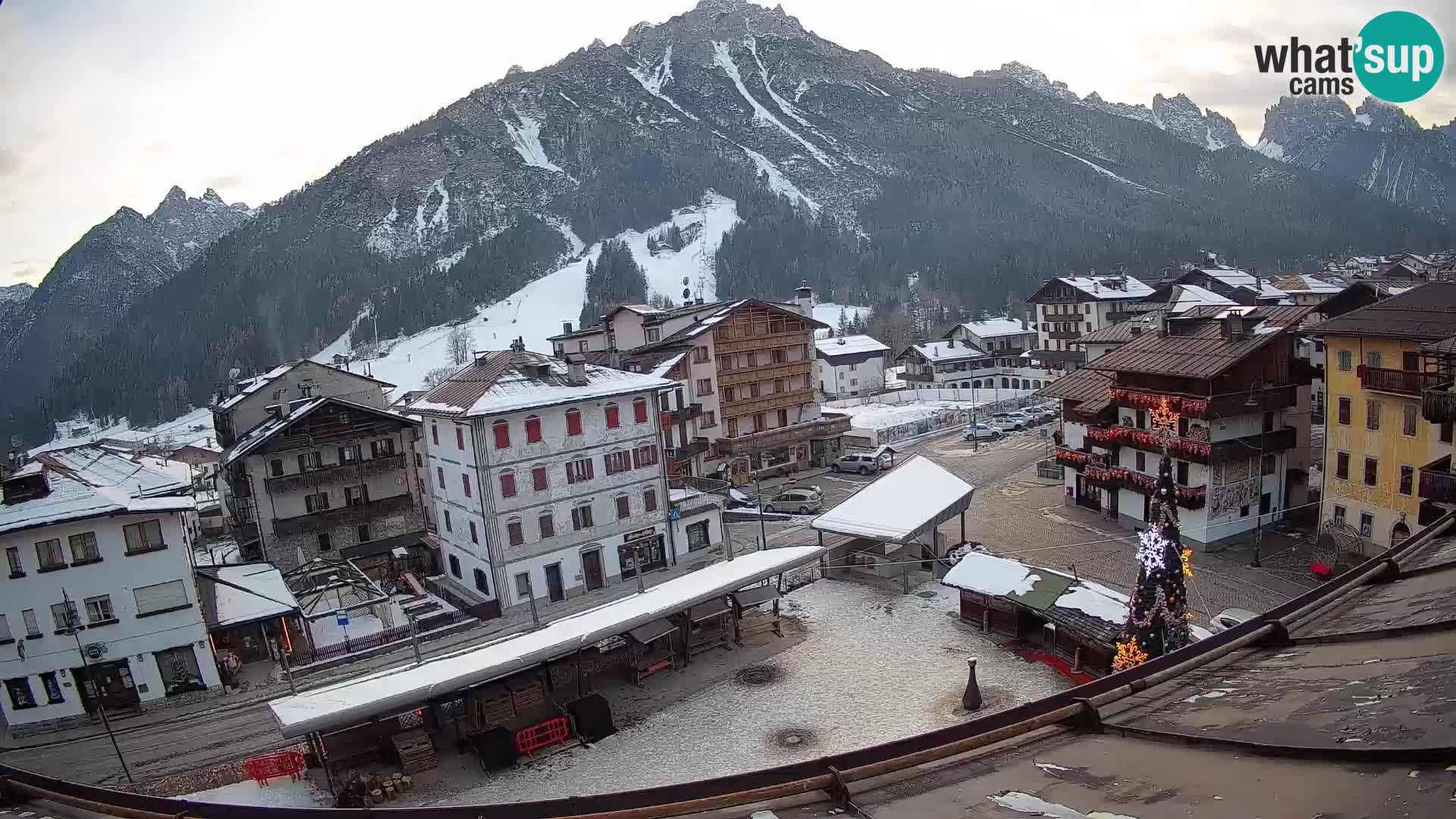 Plaza principal de Forni di Sopra