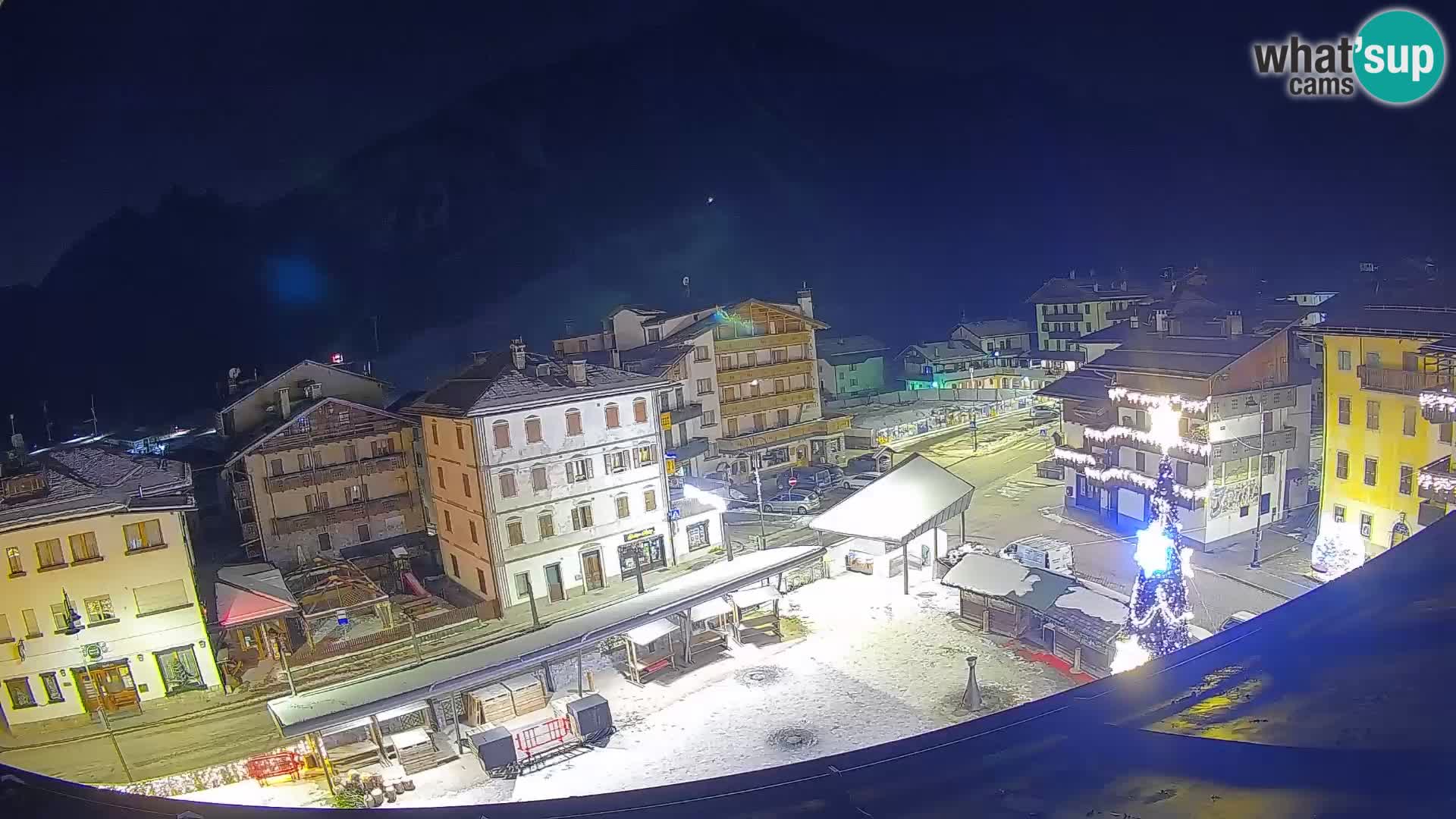 Plaza principal de Forni di Sopra