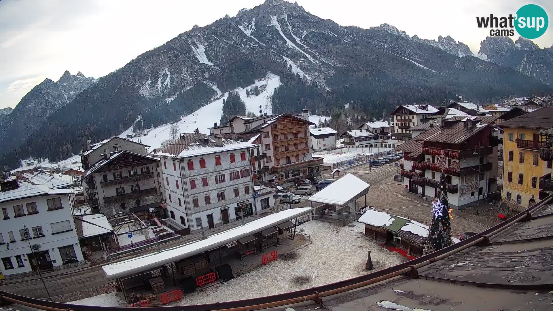 Plaza principal de Forni di Sopra