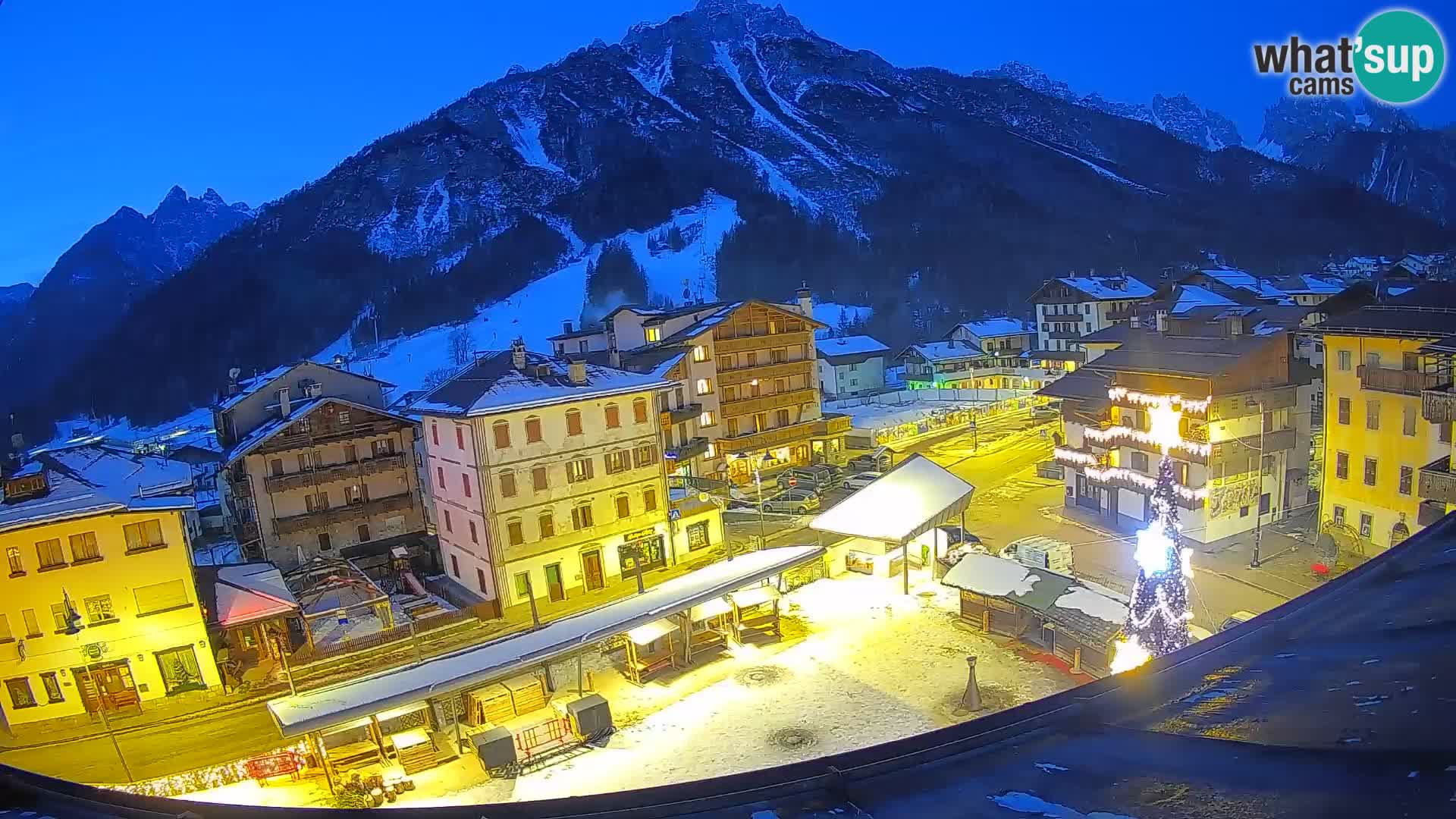 Plaza principal de Forni di Sopra