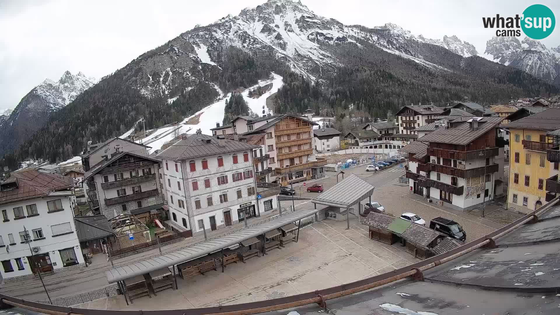 Piazza centrale di Forni di Sopra