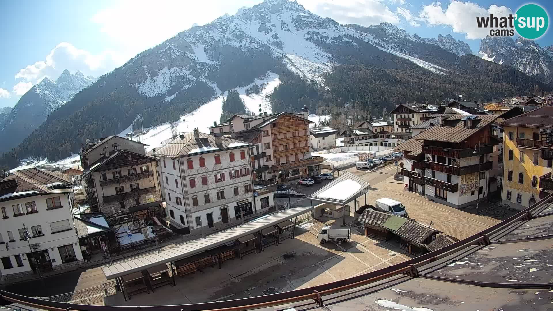 Piazza centrale di Forni di Sopra