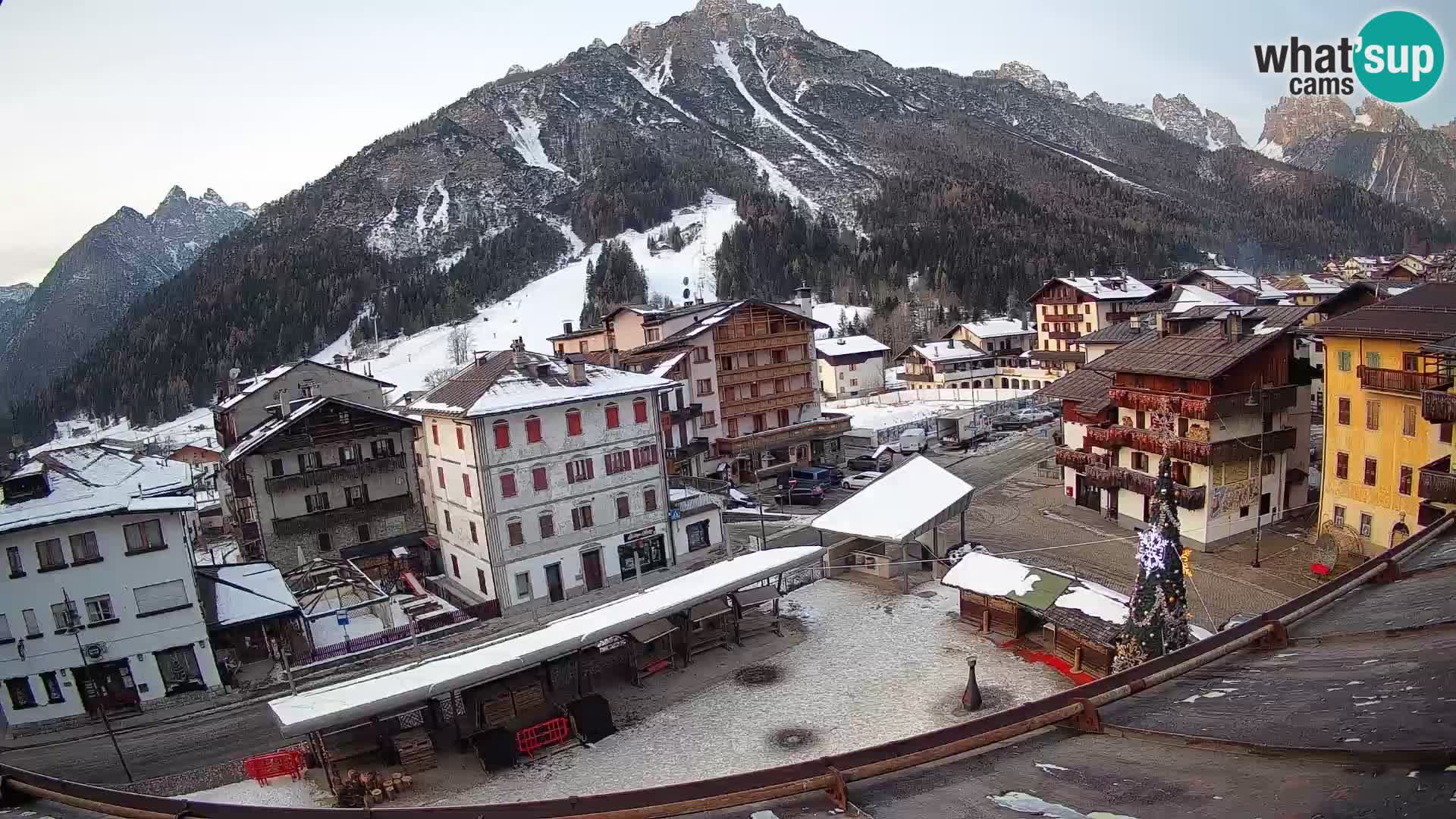 Plaza principal de Forni di Sopra