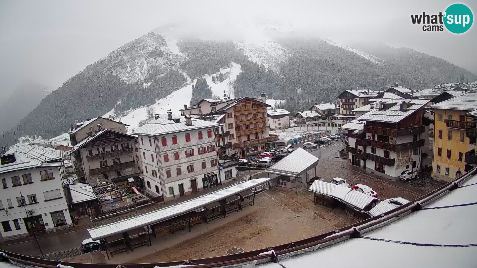 Piazza centrale di Forni di Sopra